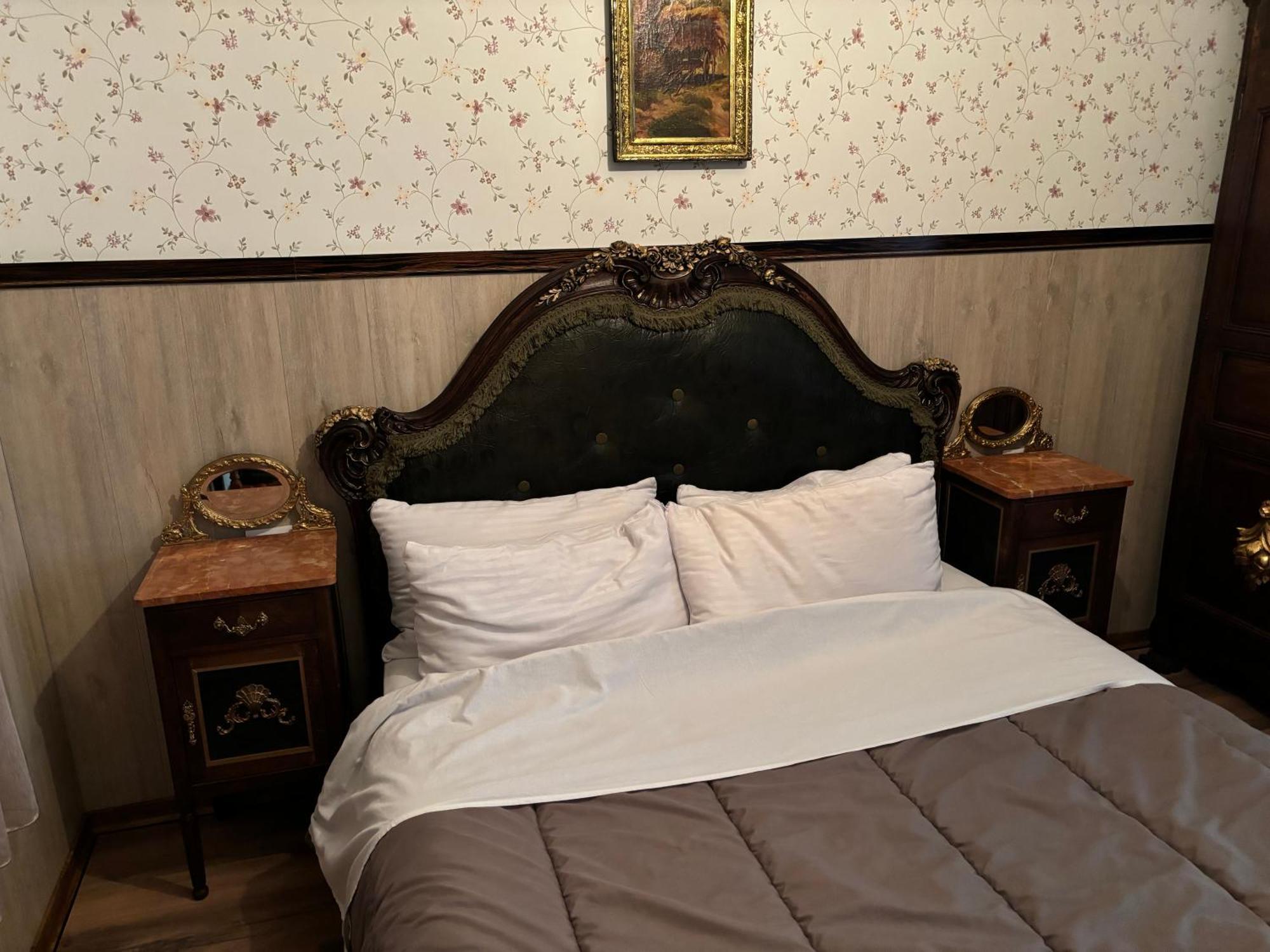 Apartment Luxury Art